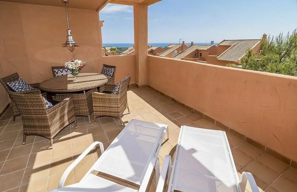 Apartment Los Lagos - Room Service Marbella